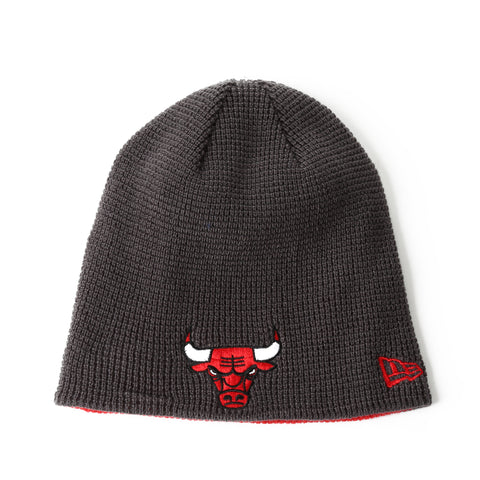 New Era Basic Team Beanie - Chicago Bulls/Charcoal/Red