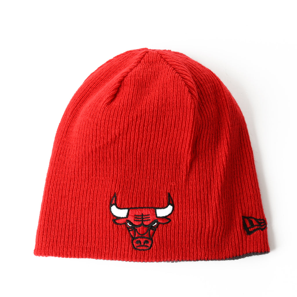 New Era Basic Team Beanie - Chicago Bulls/Charcoal/Red